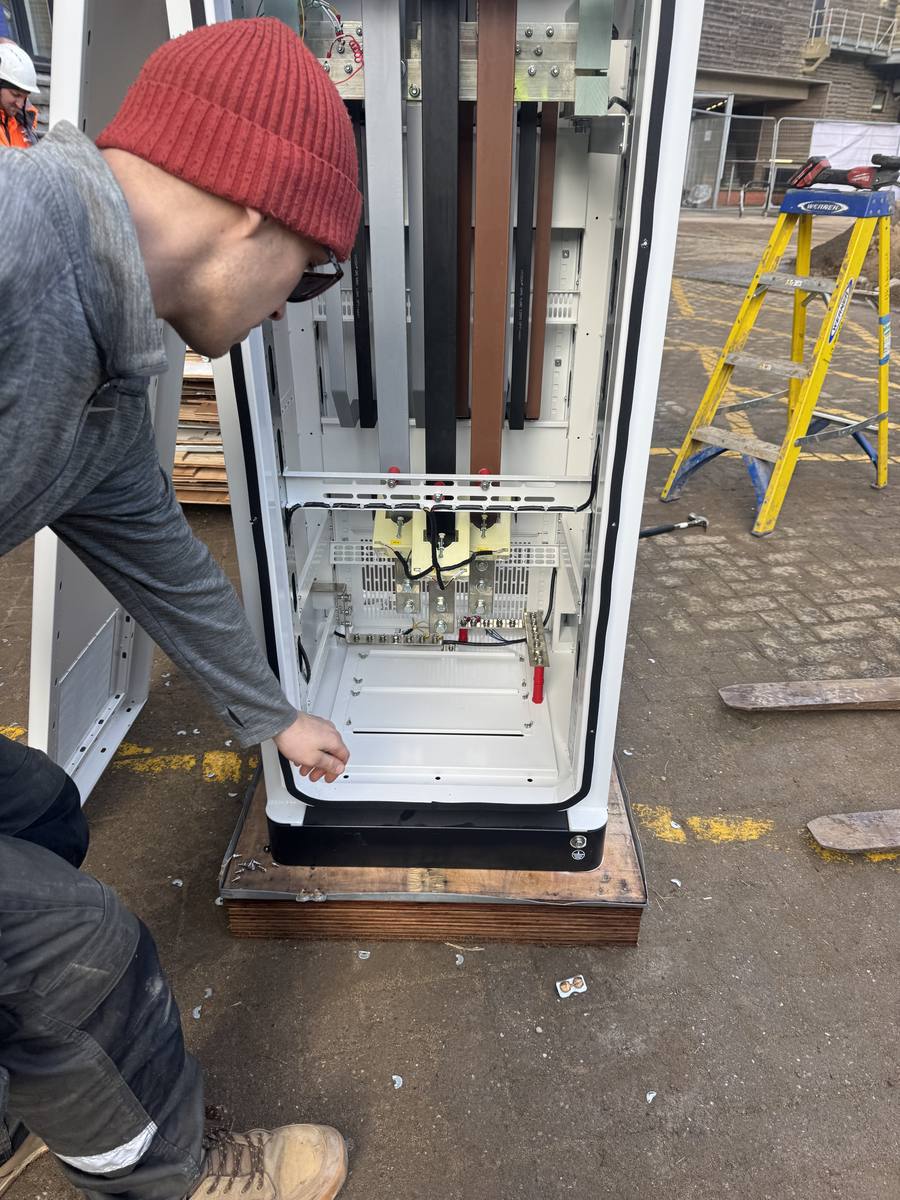 Engineer commissioning battery unit